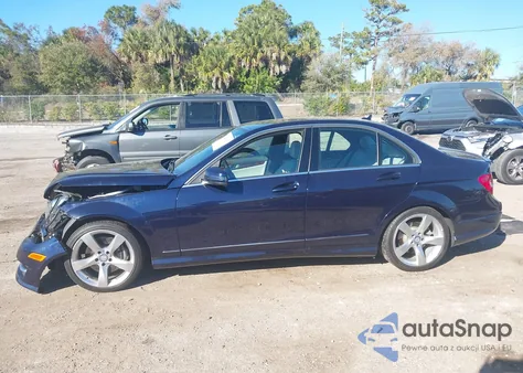 2014 Mercedes-Benz C 350 Sport из США, поврежденный, VIN WDDGF5HB0EA927023